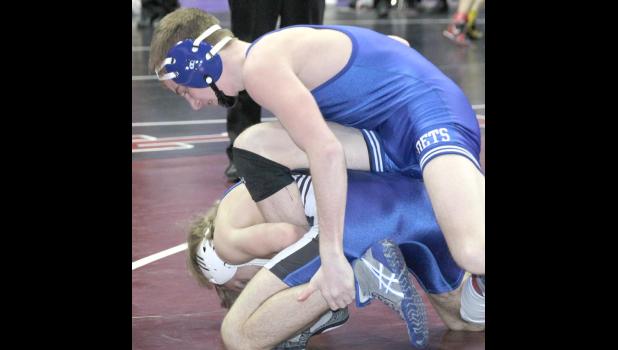 Ryan Steffen won a 3-2 decision over Zach Stewart of Perry in the first round at 132 pounds.